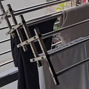 Wall mounted clothes drying hanger